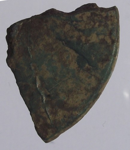 Bruchstück eines Siegelstempels mit Resten der gotischen Majuskeln und dem Wappen, Mittelalter