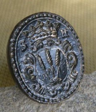 Petschaft um 1800, Initialen und 3 Getreideähren im gekrönten Wappen, gespiegelt